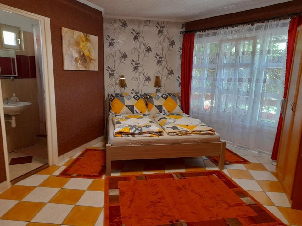 Gyoengyvirag Apartment Romhany Ngoại thất bức ảnh