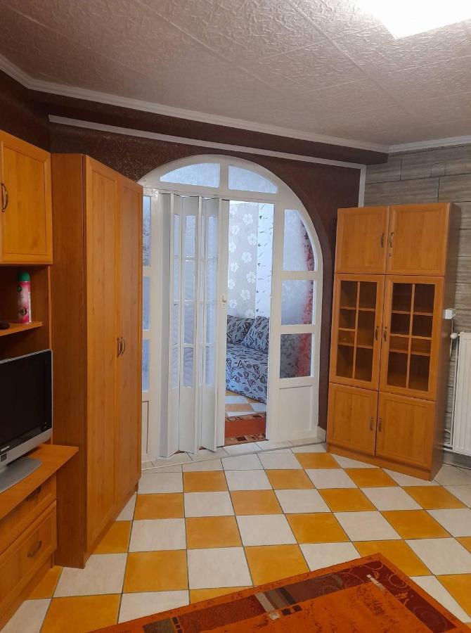 Gyoengyvirag Apartment Romhany Ngoại thất bức ảnh